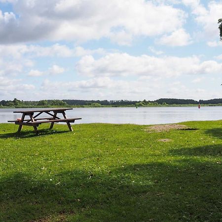 Komplett Laegenhet Med Sjoeutsikt Malmon Luaran gambar
