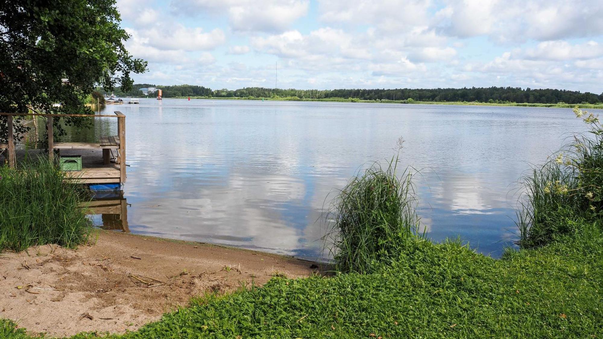 Komplett Laegenhet Med Sjoeutsikt Malmon Luaran gambar