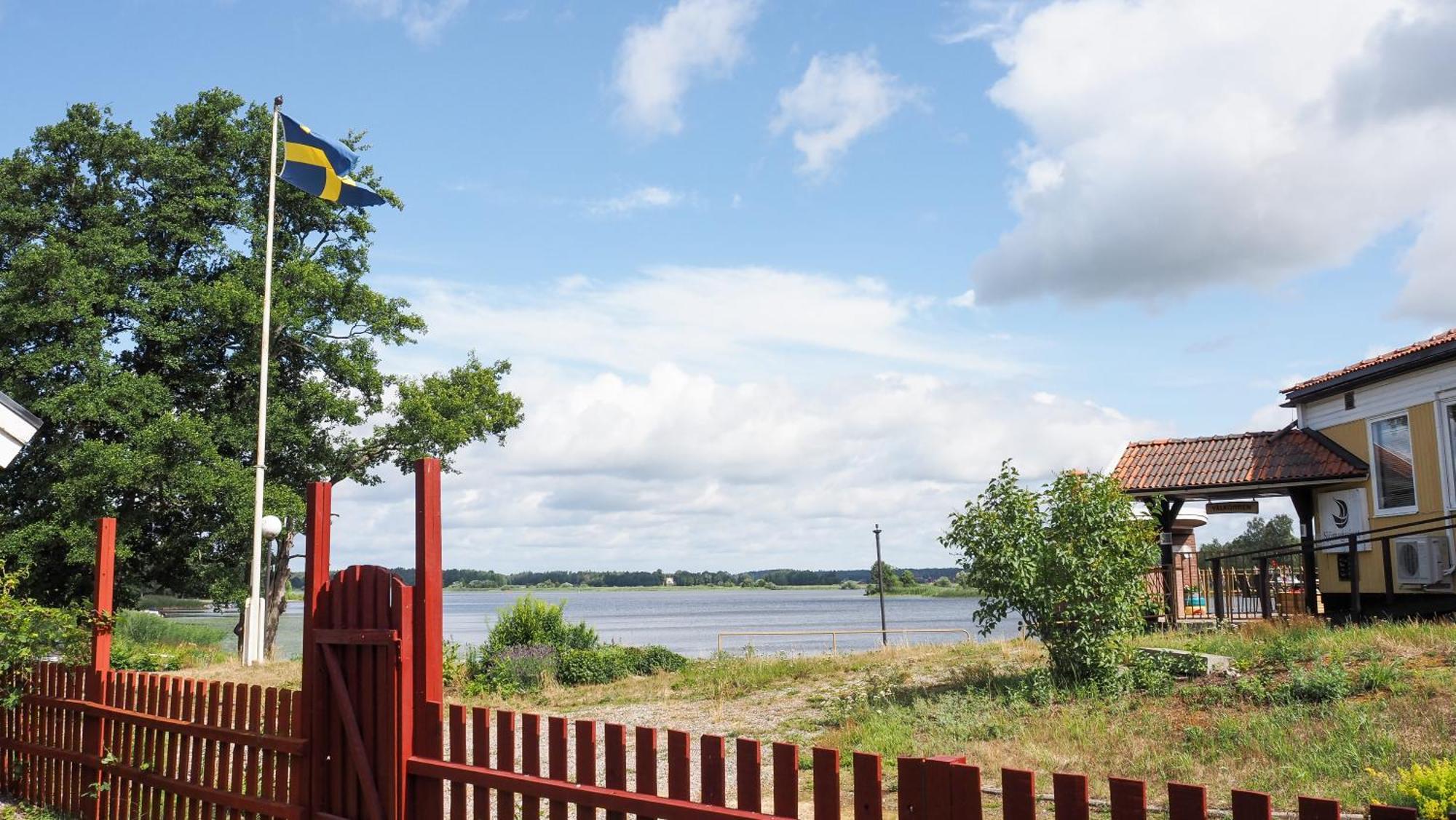 Komplett Laegenhet Med Sjoeutsikt Malmon Luaran gambar